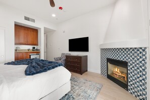 1 bedroom, iron/ironing board, Internet, bed sheets