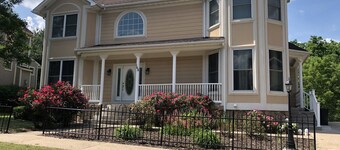 Beautiful Home in Happy Valley 2.2 Miles from Beaver Stadium