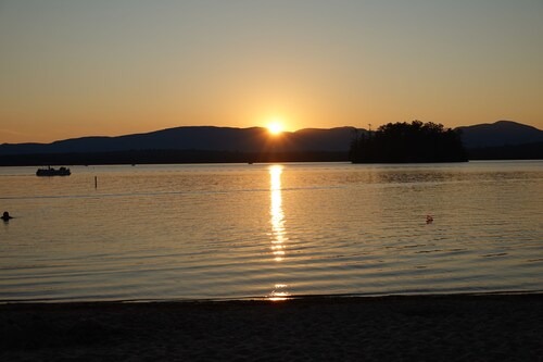 Sunnyside home near Sunday River, Black Mountain, Lakes, Rivers and Hikes