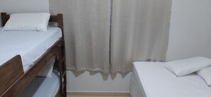 4 Schlafzimmer, Bügeleisen/Bügelbrett, WLAN