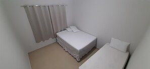4 Schlafzimmer, Bügeleisen/Bügelbrett, WLAN