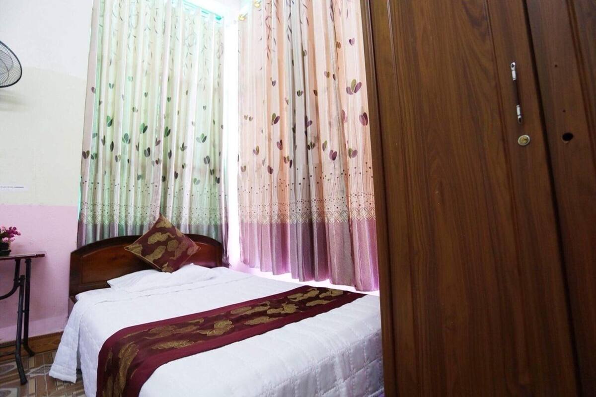 Single Room | Desk, WiFi (free)