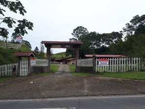 Fachada de la propiedad