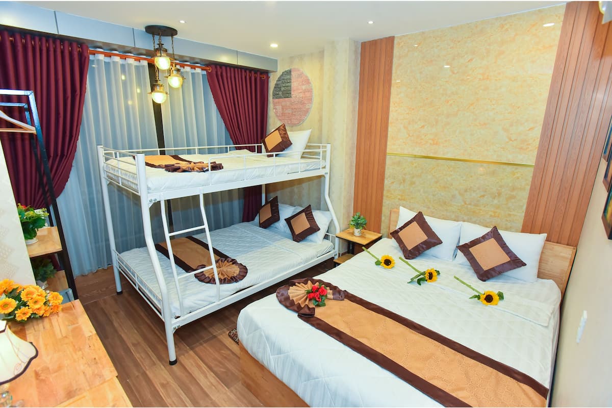 Family Triple Room | Minibar, soundproofing, free WiFi
