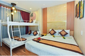 View from room - Henry & Iris Hotel - Hostel (Can Tho)