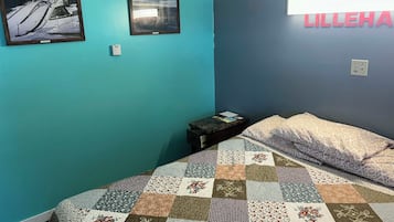 Basic-Einzelzimmer | Individuell eingerichtet, VerdunkelungsvorhÀnge, kostenloses WLAN