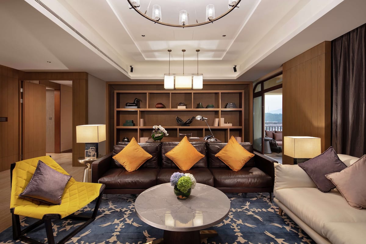 Presidential Suite, 1 King Bed | Minibar, in-room safe, desk, laptop workspace