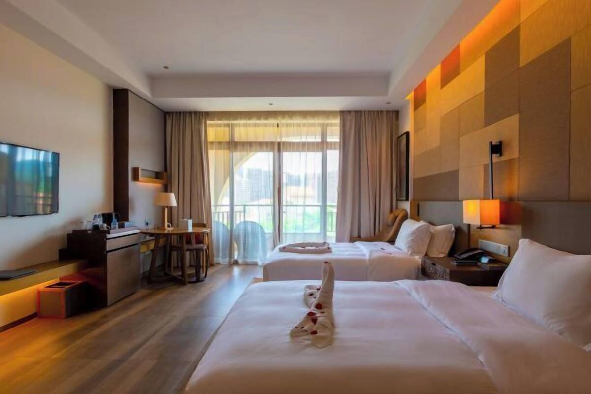 미니바, 객실 내 금고, 책상, 노트북 작업 공간