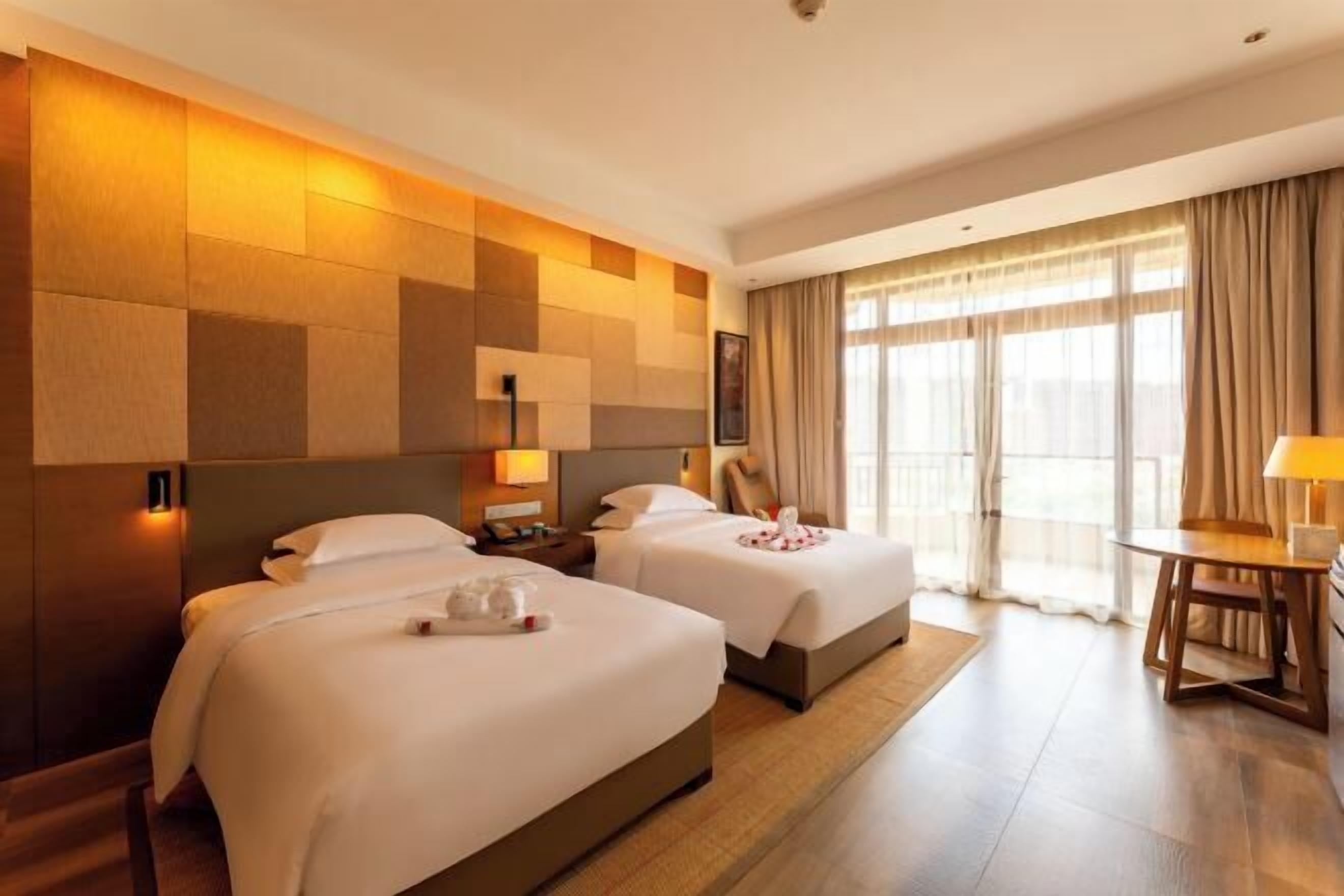 미니바, 객실 내 금고, 책상, 노트북 작업 공간