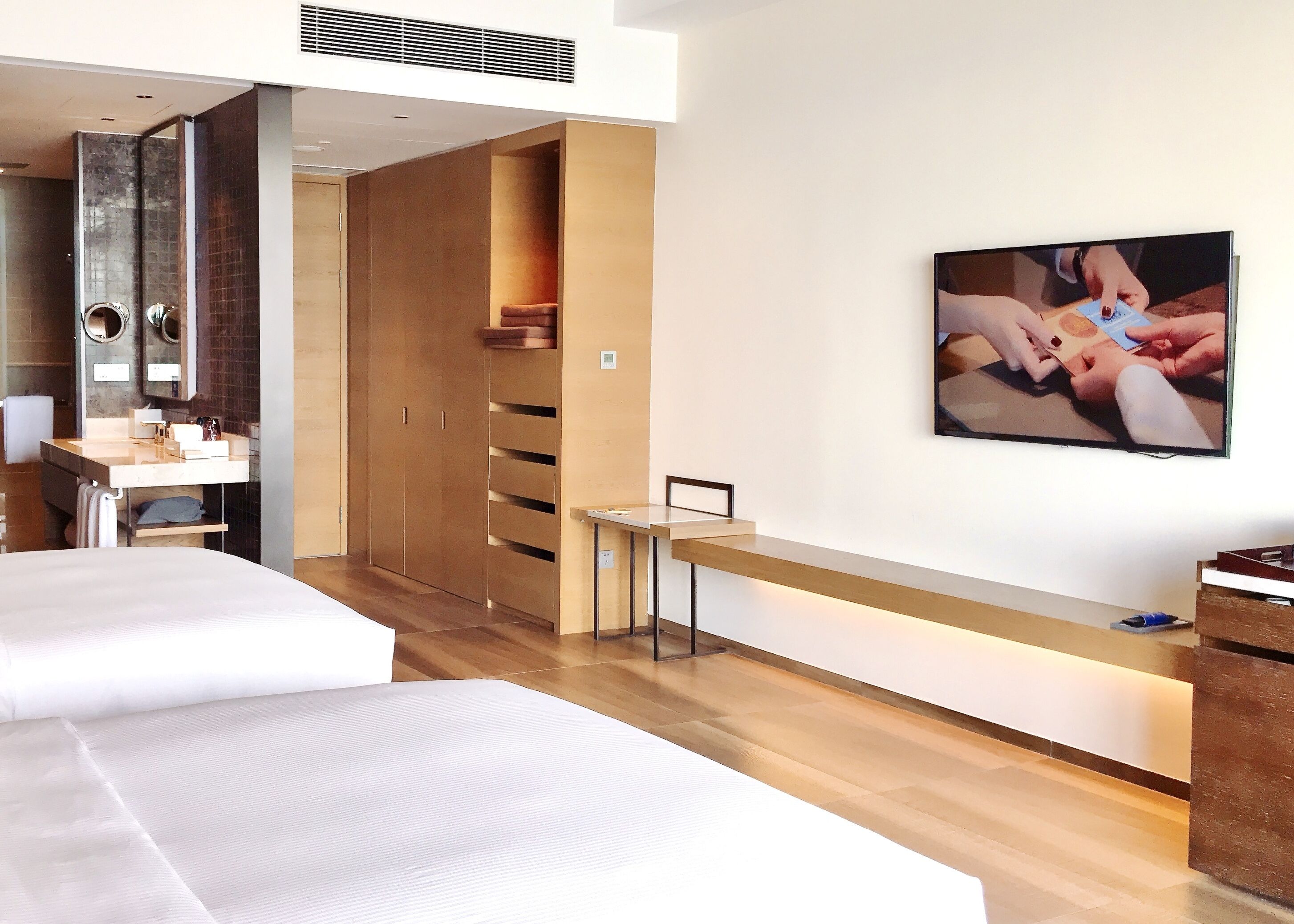 Two Double Bed Guest Room | Minibar, in-room safe, desk, laptop workspace