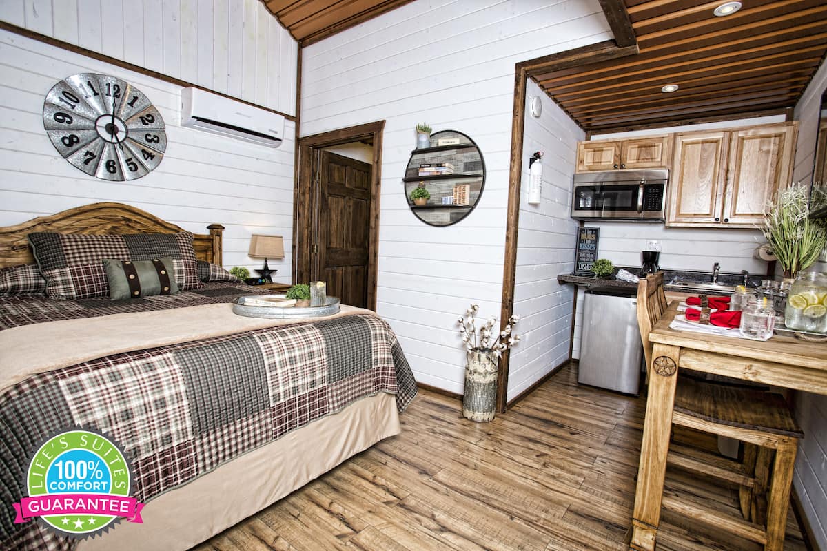 Junior Suite, 1 Queen Bed, Non Smoking