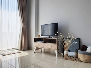 Living area - Aeropod Sovo by Tweetbox (Kota Kinabalu)