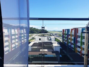 Aero Pirate Suite | Balcony - Aeropod Sovo by Tweetbox (Kota Kinabalu)