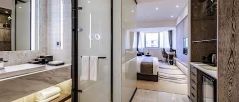 1 bedroom, in-room safe, desk, iron/ironing board