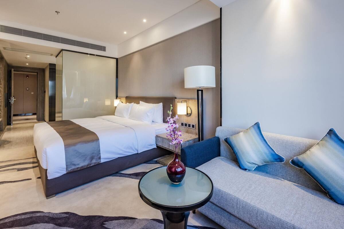 Standard Room, 1 King Bed