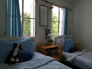 Bureau, Wi-Fi gratuit, draps fournis