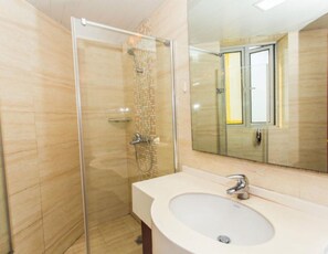 Ducha y cabezal de ducha tipo lluvia