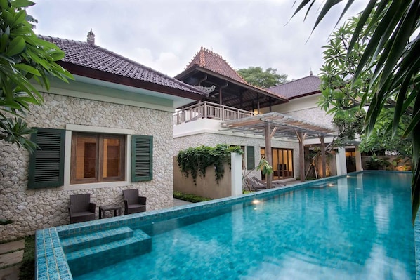 Outdoor pool - Villa Nicole Sanur (Denpasar)