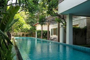 Kolam renang outdoor