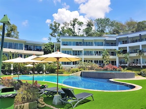Outdoor pool, open 8:00 AM to 8:00 PM, pool umbrellas, pool loungers - KB Apartments 3 Karon Beach by PHR (Karon)