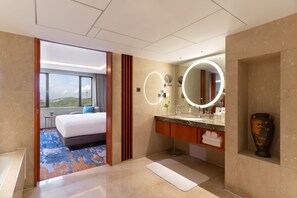 Executive Suite | Bathroom | Separate tub and shower, rainfall showerhead, free toiletries - China Hotel (Guangzhou)