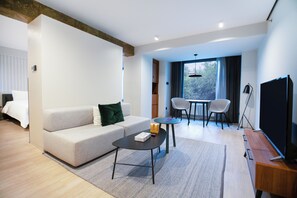 スイート | エジプト綿のシーツ、高級寝具、羽毛の掛け布団、ピロートップベッド