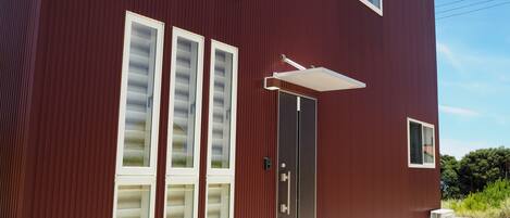 Entrée de l’hébergement