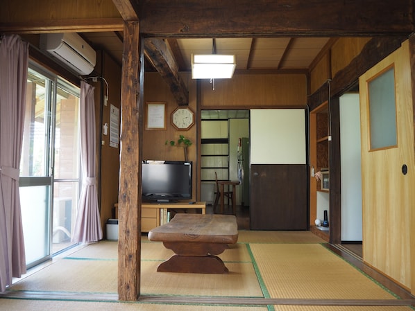 Traditional-Haus | Wohnzimmer | Flachbildfernseher