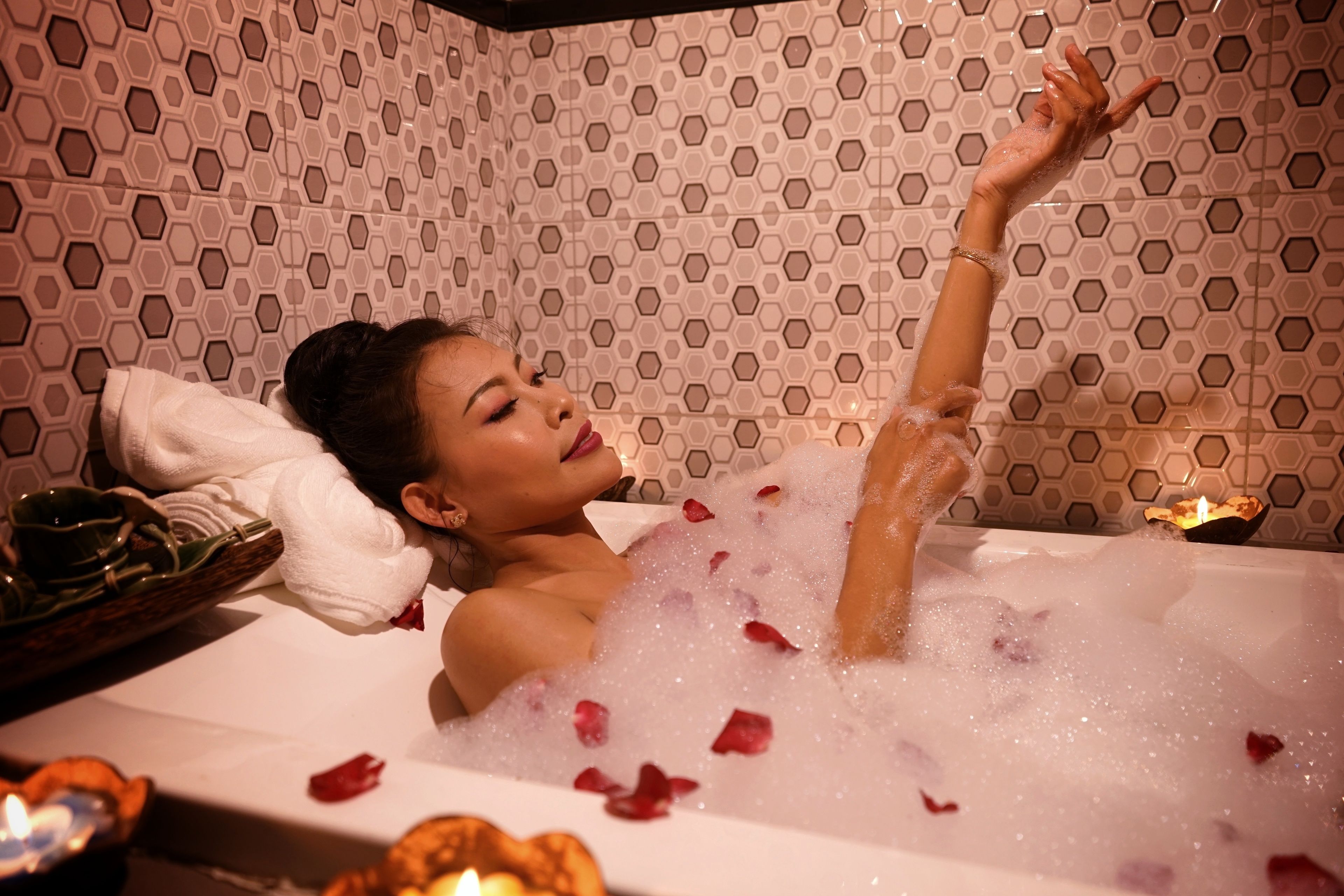 Ruang perawatan pasangan, sauna, hot tub, dan ruang uap