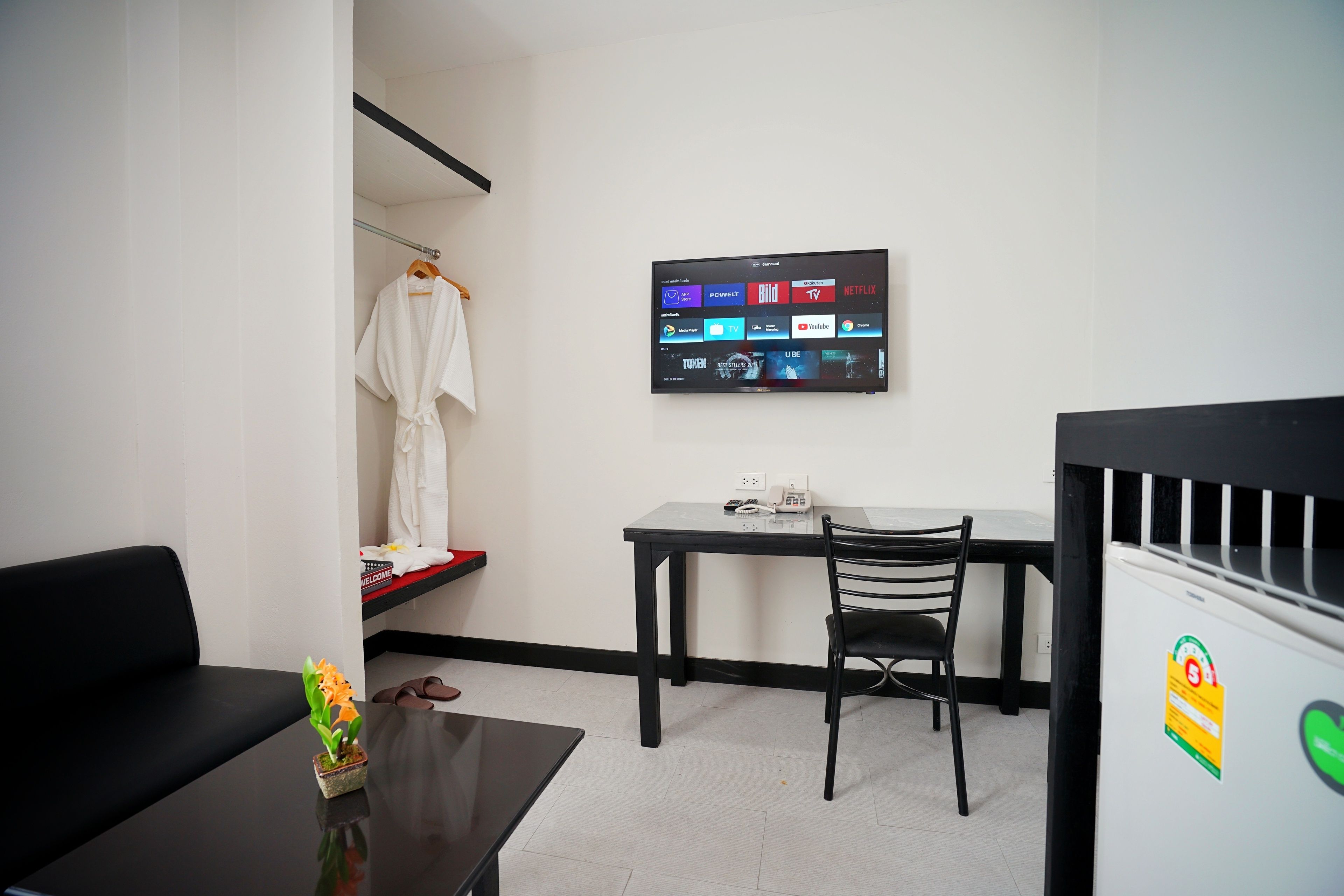 standard double room | room amenity