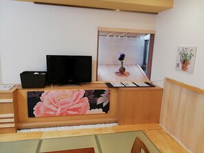 Quadruple Room | Room amenity - Hotel Samurai (Osaka)