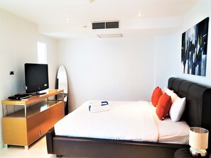 Leilighet – exclusive, 2 soverom, sjøutsikt | 2 soverom, safe på rommet, blendingsgardiner og strykejern/-brett