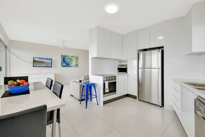Panoramic Apartment, 2 Bedrooms, Ocean View | Living area - 2 BDRM Beach Apartment BILGOLA4 (Alexandra Headland)