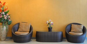 Lobby sitting area - JJ Villa (Khon Kaen)