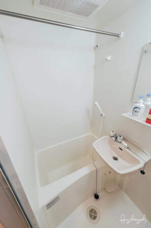 Chambre Double | Douche de la salle de bain