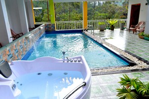 Outdoor pool, pool cabanas (surcharge)