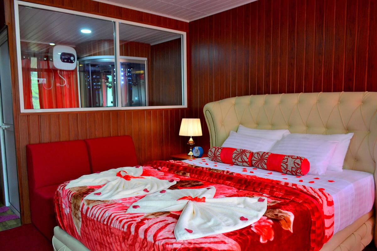 Luxury Quadruple Room, Hill View, Executive Level