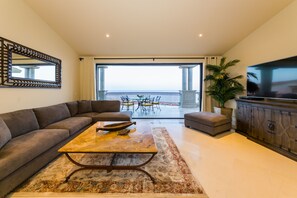 Smart TV, DVD player, stereo - Oceanview, Private Jacuzzi, Golf Resort Walk to Beach (Cabo San Lucas)