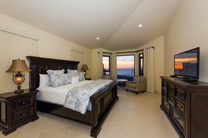 3 bedrooms, iron/ironing board, travel cot, free WiFi - Oceanview, Private Jacuzzi, Golf Resort Walk to Beach (Cabo San Lucas)
