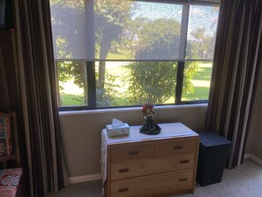 Interior - Very private 1 bedroom modern flat bordering reserve in very quite cul-de-sac (Papamoa)