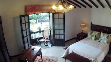 5 soveværelser, skrivebord, strygejern/strygebræt, weekendseng