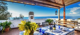 Casa Marisa with Sea View, Terrace and Parking