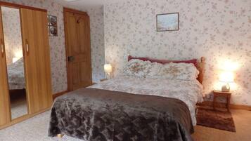 2 chambres, fer et planche Ă repasser, Wi-Fi gratuit, draps fournis