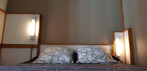 Chambre Familiale | Décoration personnalisée, ameublement personnalisé, rideaux occultants