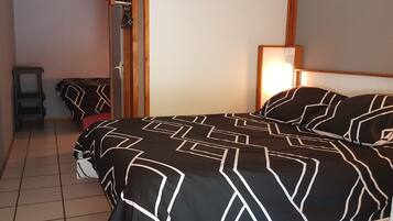 Vierbettzimmer | Individuell dekoriert, individuell eingerichtet, Verdunkelungsvorhänge