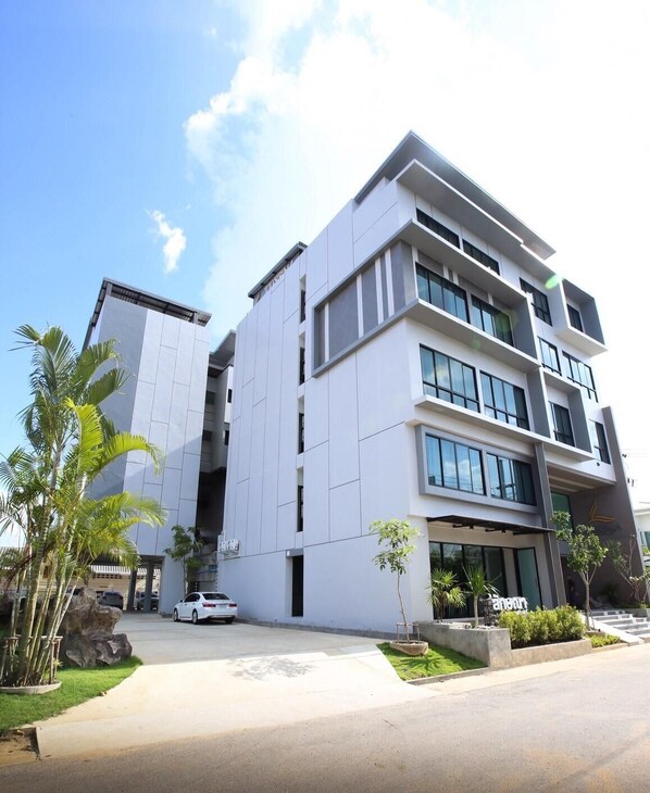 Stylish building with a flat roof and large windows.