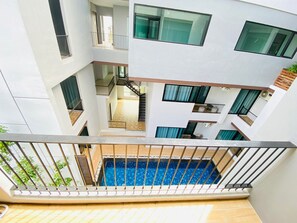 Standard Double Room with Pool View | Terrasse/gårdhave