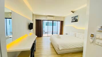 Standard Double Room with Pool View | Blackout drapes, free WiFi, bed sheets
