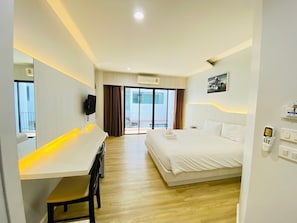 Standard Double Room with Pool View | Blackout drapes, free WiFi, bed sheets