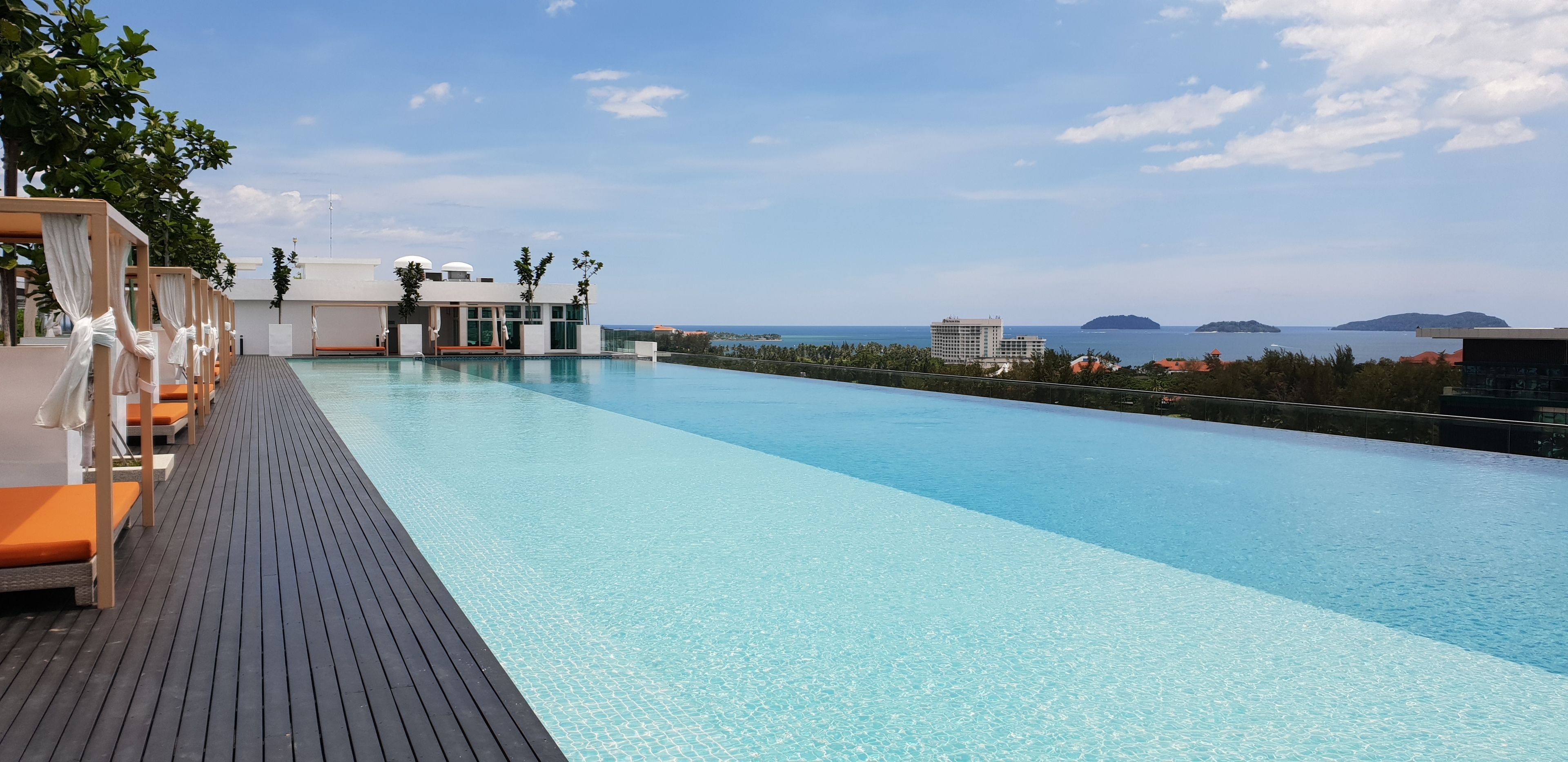 Outdoor pool, an infinity pool